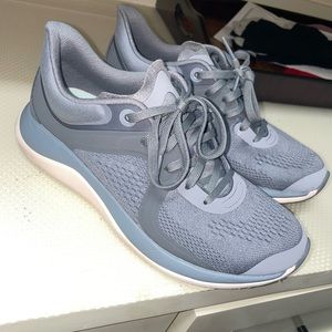 Lululemon Grey Chargefeel Size 6.5